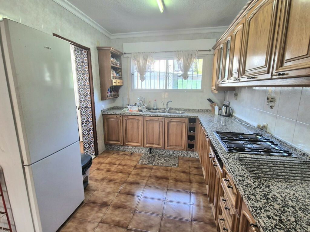 Detached Villa Alhaurín de la Torre Málaga - image 12