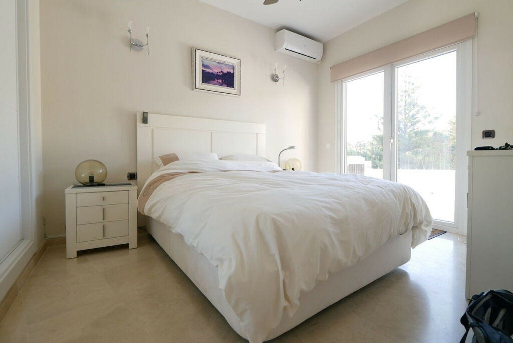 Middle Floor Apartment Puerto de Cabopino Málaga - image 12