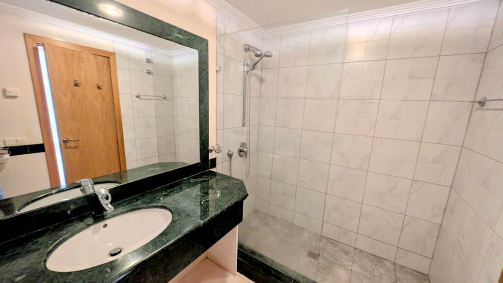 Ground Floor Apartment Benahavís Málaga - image 12