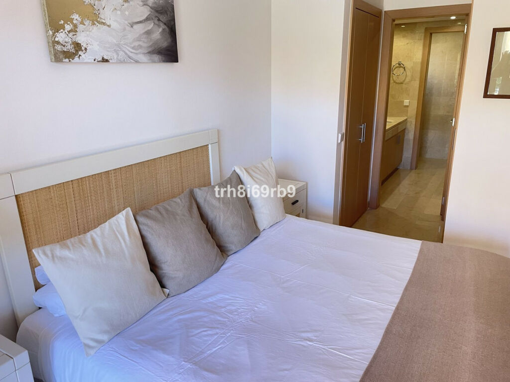 Middle Floor Apartment Bel Air Málaga - image 12
