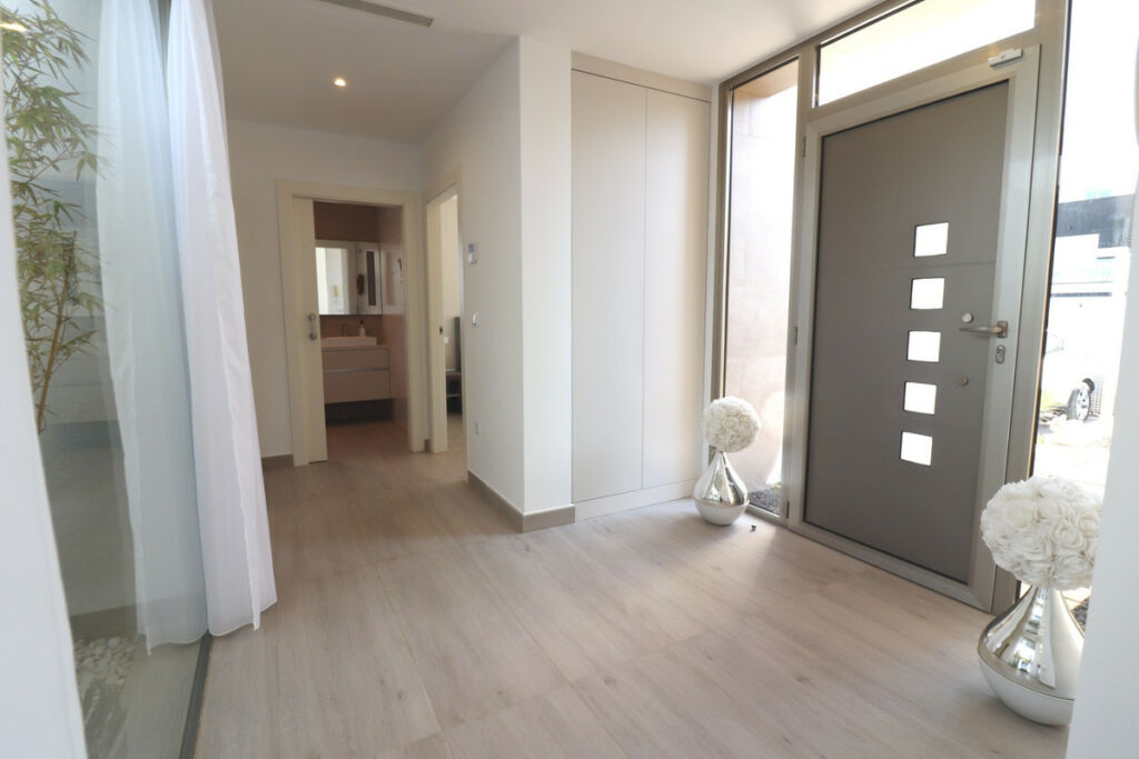 Detached Villa Benijofar Alicante - image 12