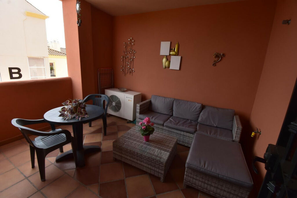 Middle Floor Apartment Elviria Málaga - image 11
