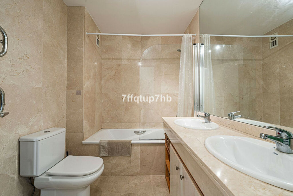 Middle Floor Apartment Estepona Málaga - image 12