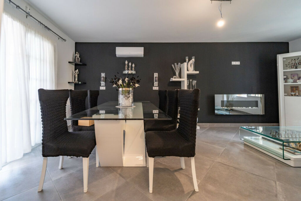Detached Villa Fuengirola Málaga - image 12