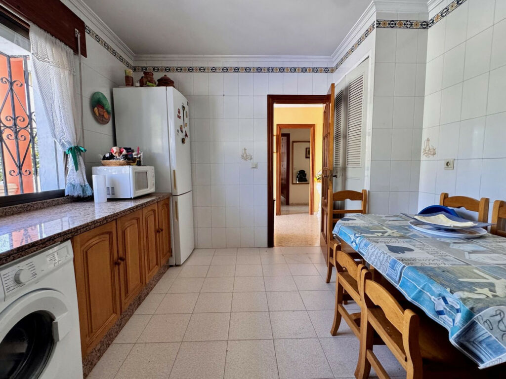 Detached Villa Alhaurín de la Torre Málaga - image 12