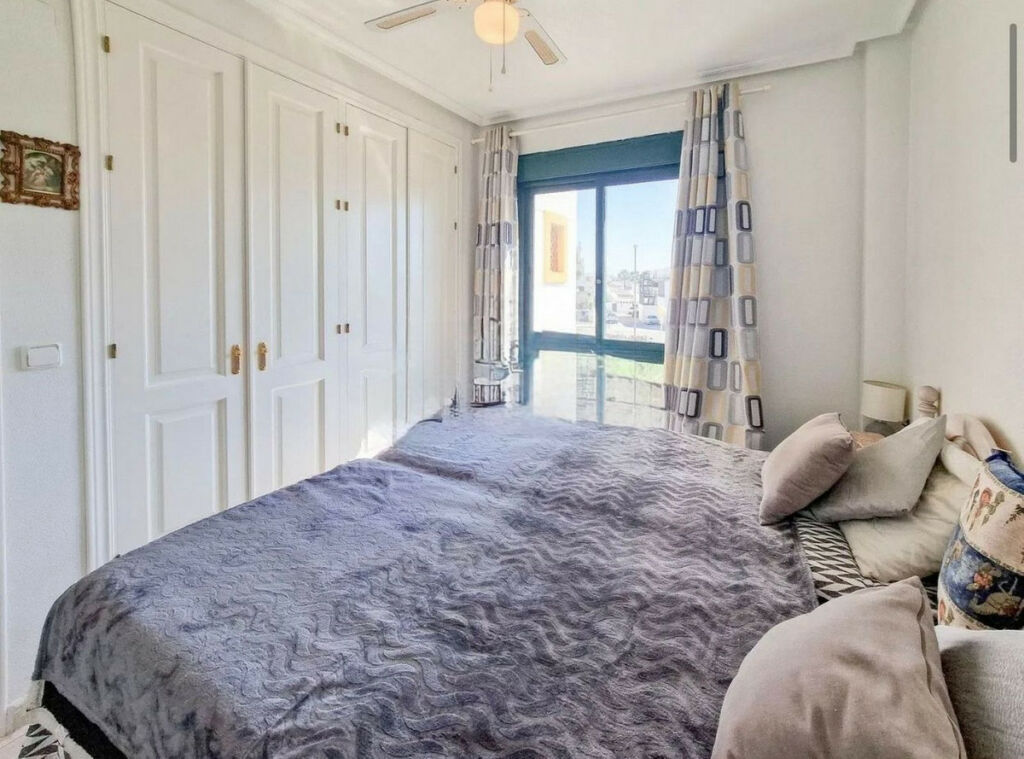 Middle Floor Apartment Villamartin Alicante - image 12
