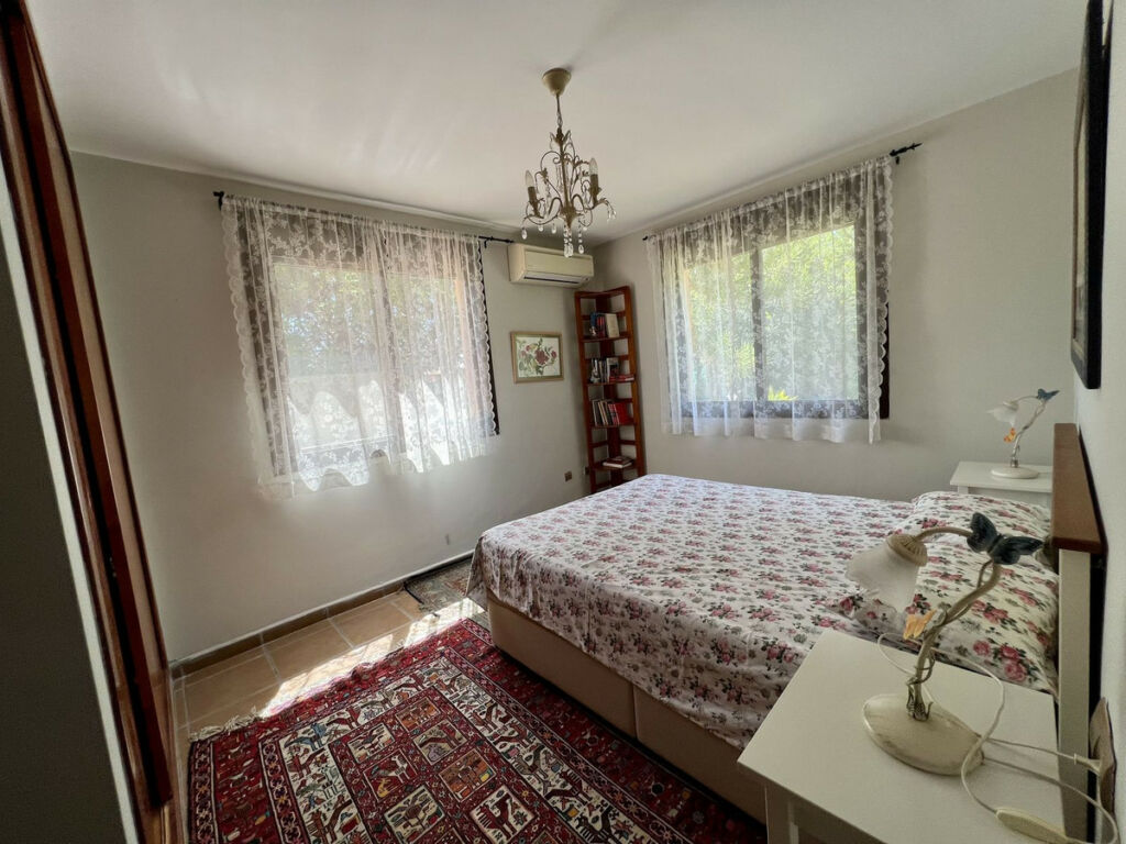 Detached Villa Estepona Málaga - image 12