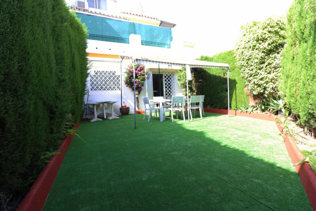 Townhouse Estepona Málaga - image 12