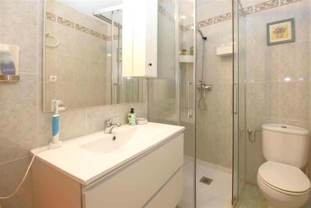 Middle Floor Apartment Estepona Málaga - image 12