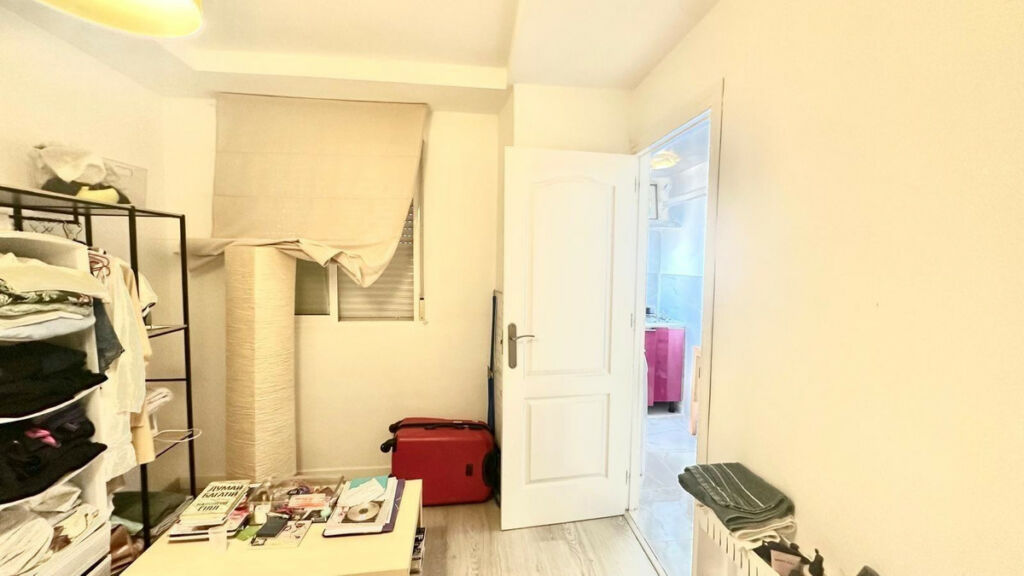Middle Floor Apartment Torrevieja Alicante - image 13