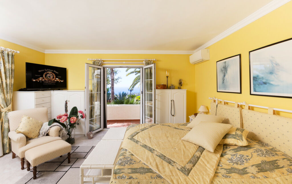 Detached Villa Moraira Alicante - image 13