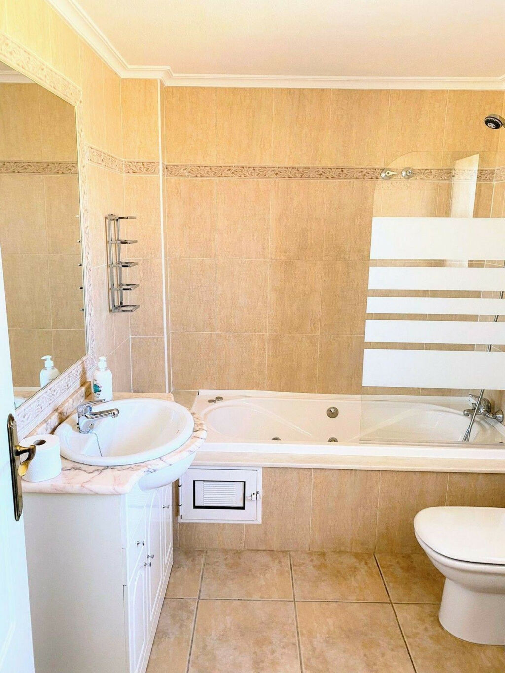 Townhouse Villamartin Alicante - image 13