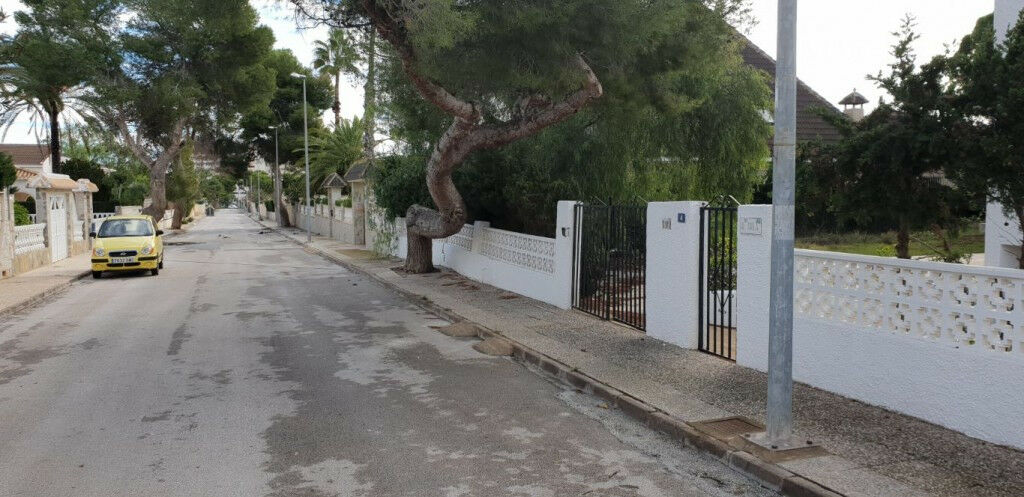 Detached Villa La Zenia Alicante - image 13