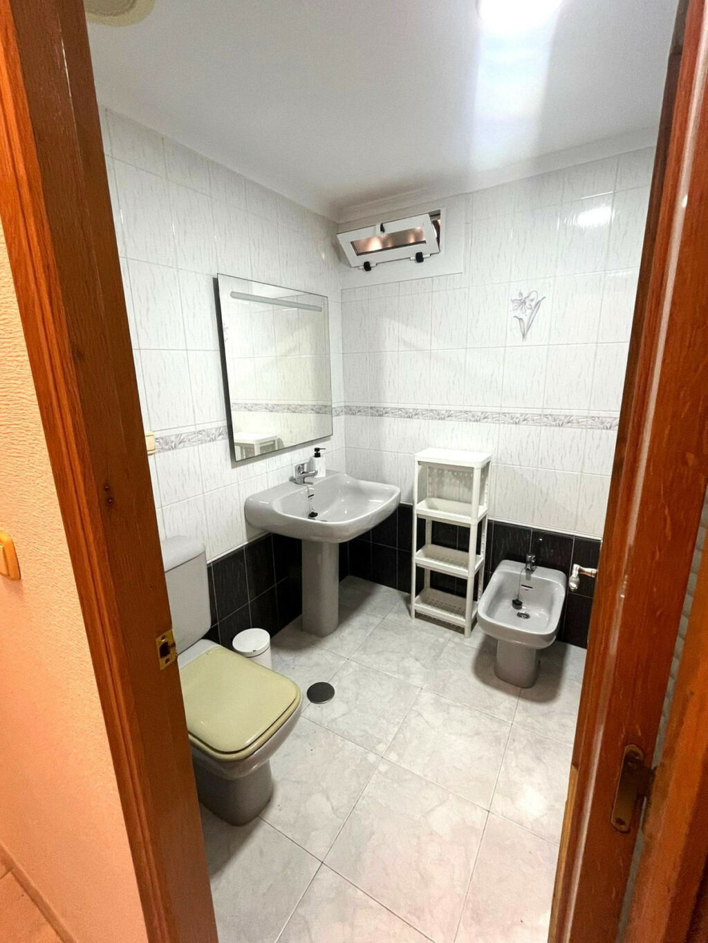 Middle Floor Apartment Torrevieja Alicante - image 13