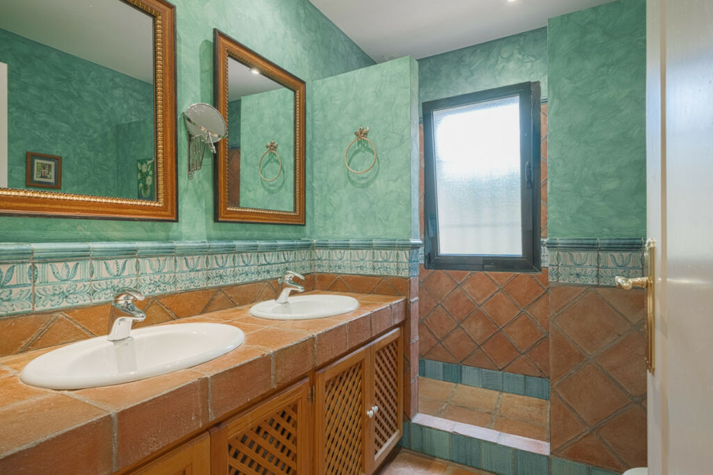 Detached Villa Sotogrande Cádiz - image 13