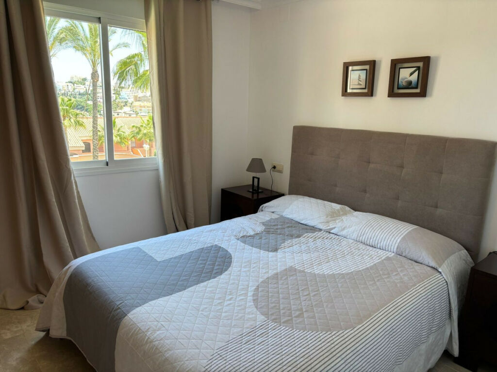 Middle Floor Apartment Riviera del Sol Málaga - image 13