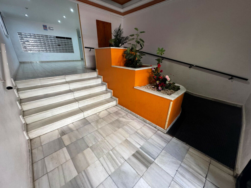 Middle Floor Apartment Torrevieja Alicante - image 13