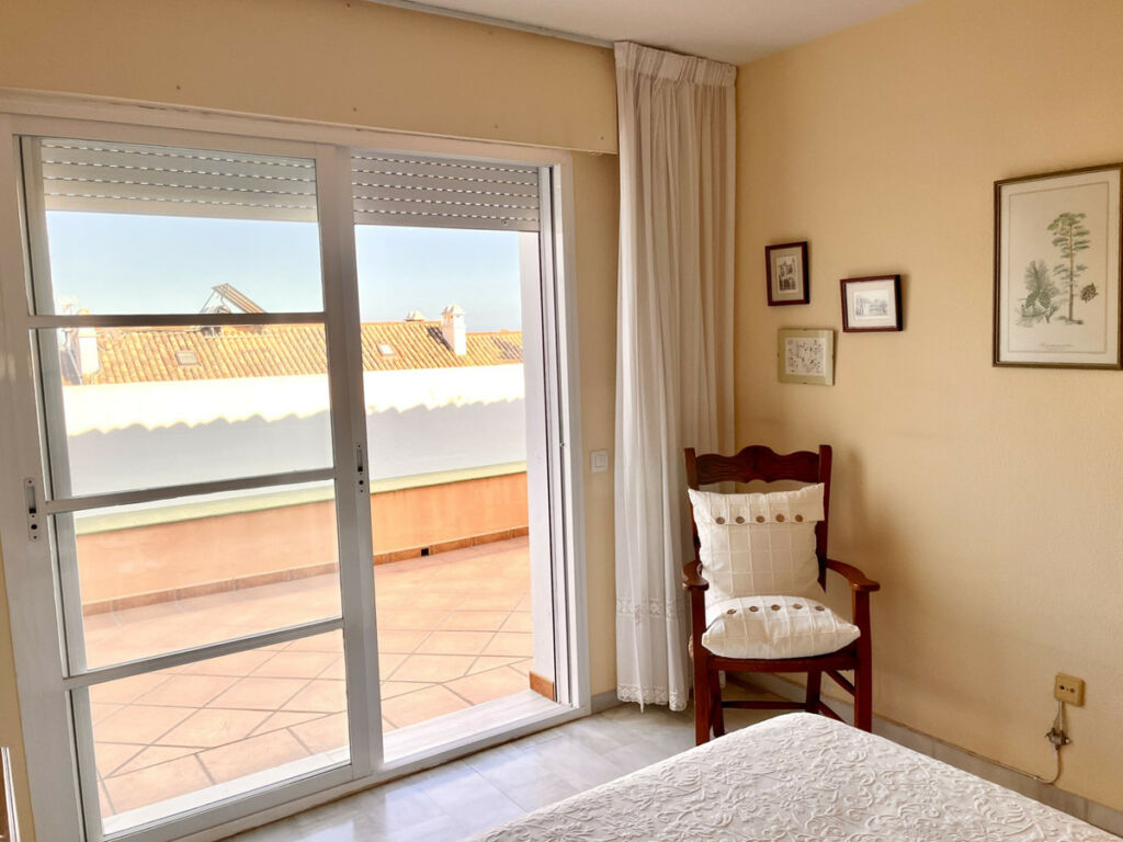 Townhouse Estepona Málaga - image 13