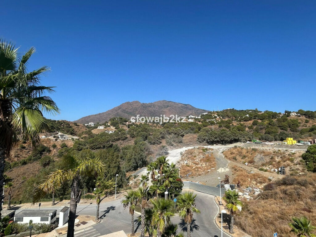 Top Floor Apartment Estepona Málaga - image 13
