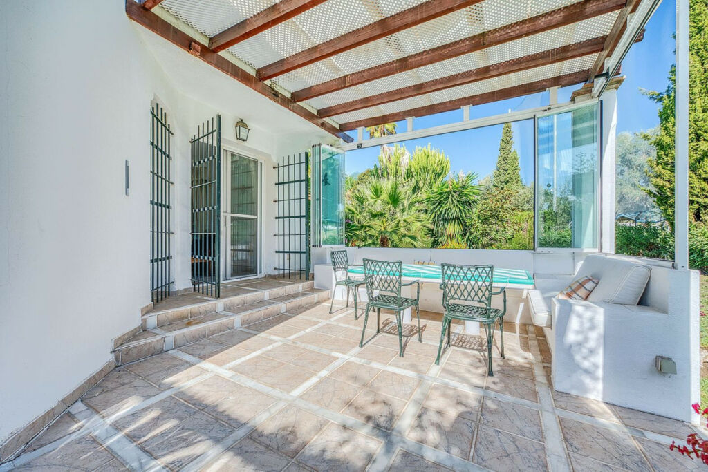 Detached Villa Nueva Andalucía Málaga - image 13