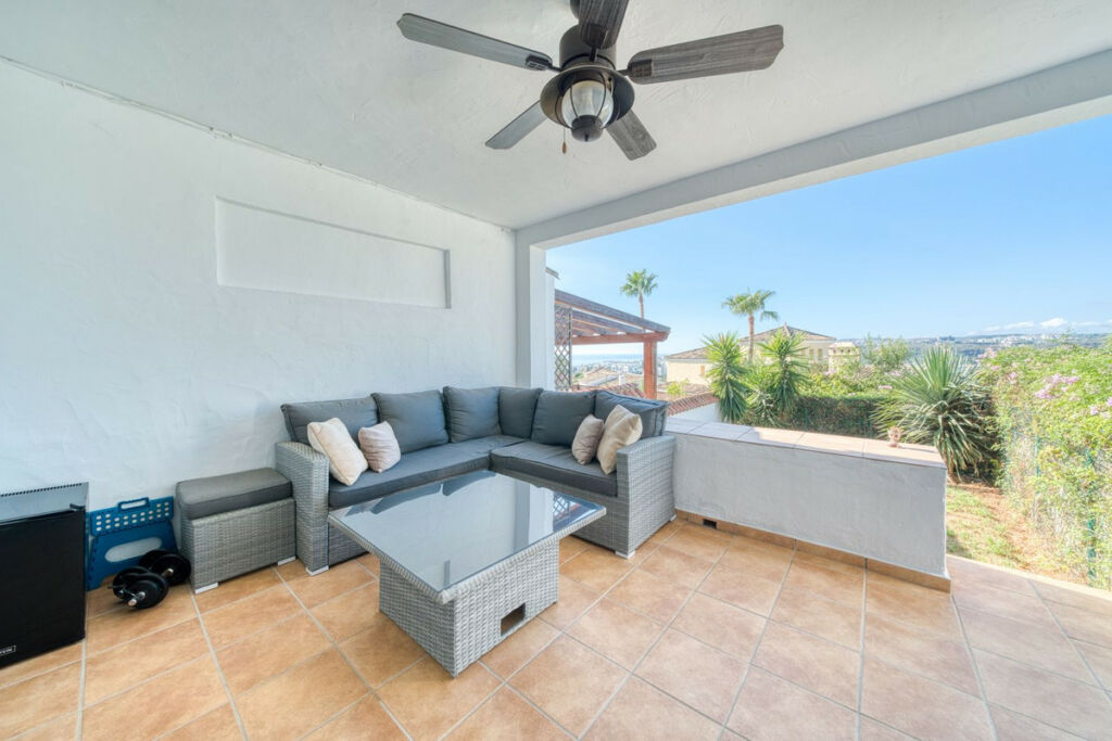 Townhouse La Duquesa Málaga - image 13