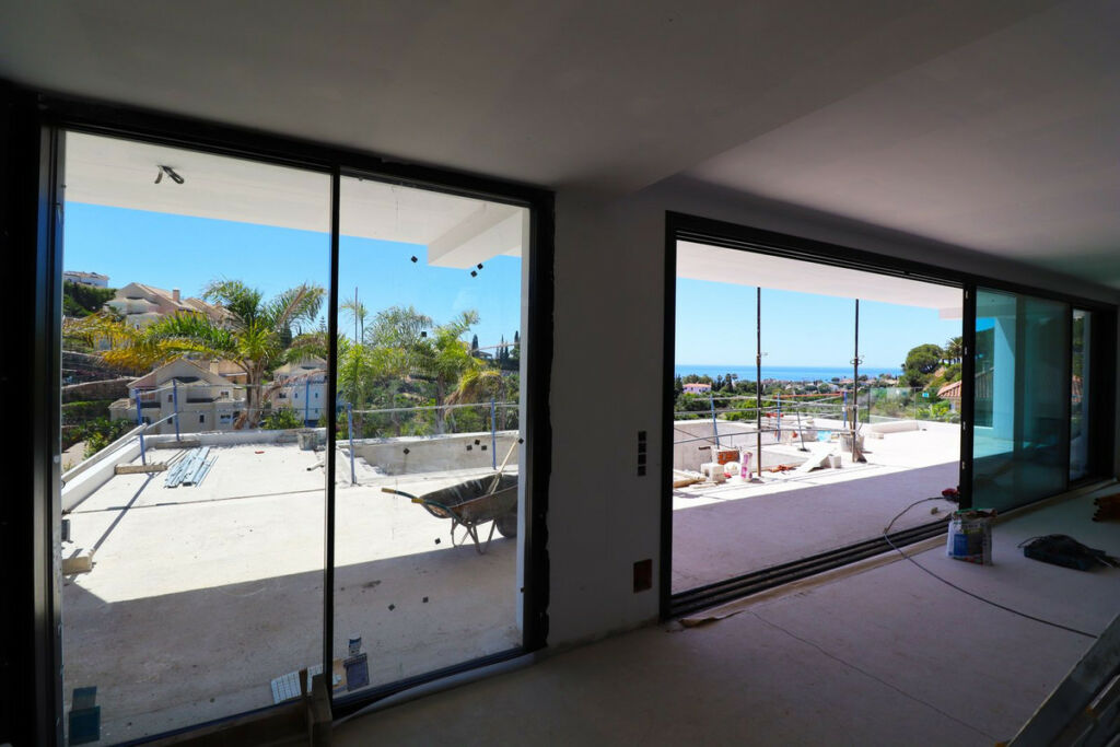 Detached Villa Elviria Málaga - image 13