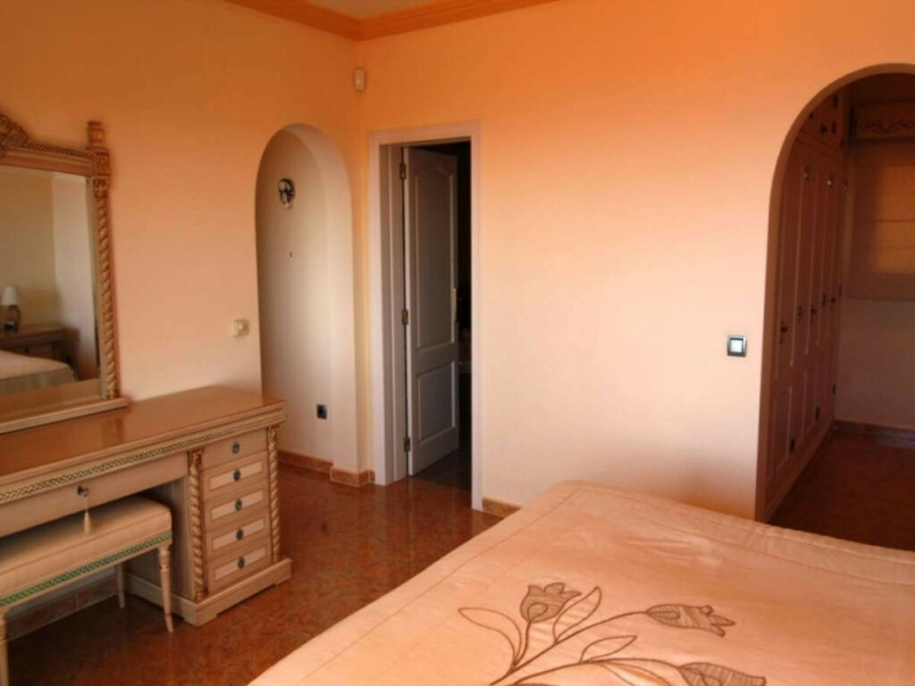 Detached Villa Moraira Alicante - image 13