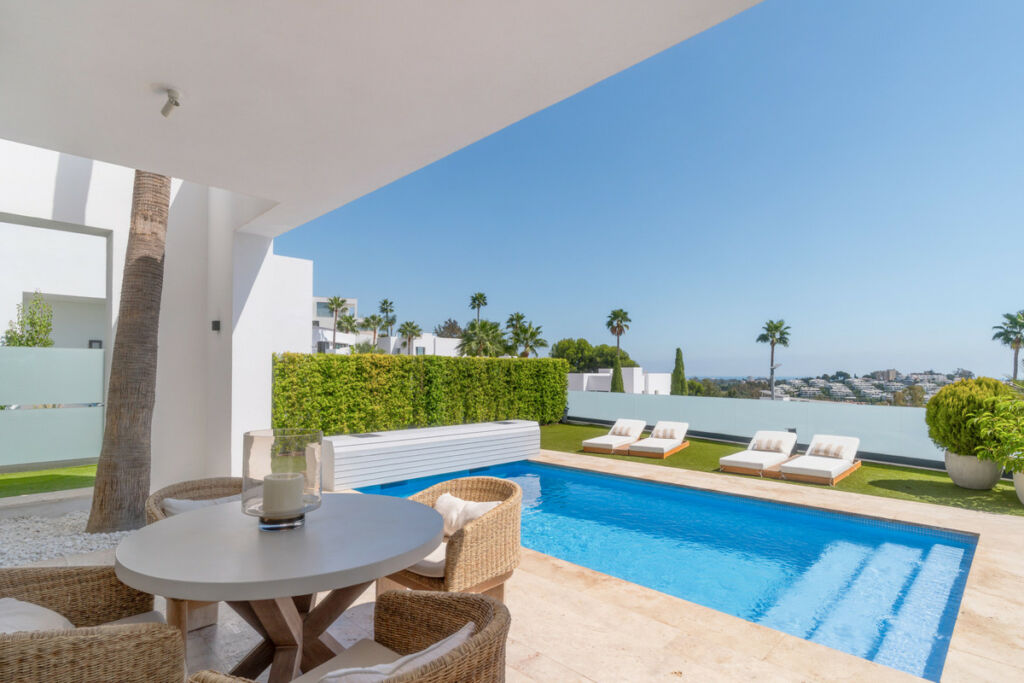 Detached Villa Benahavís Málaga - image 13