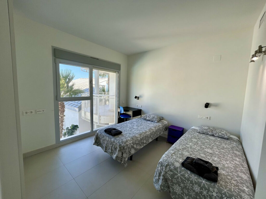 Middle Floor Apartment Fuengirola Málaga - image 13