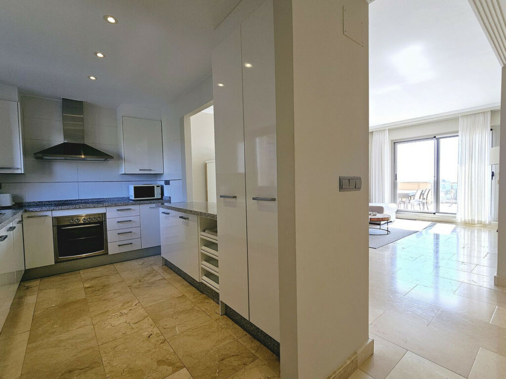 Penthouse Selwo Málaga - image 13