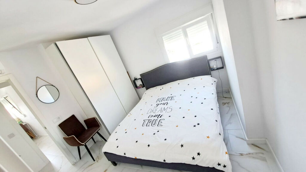 Top Floor Apartment Fuengirola Málaga - image 13