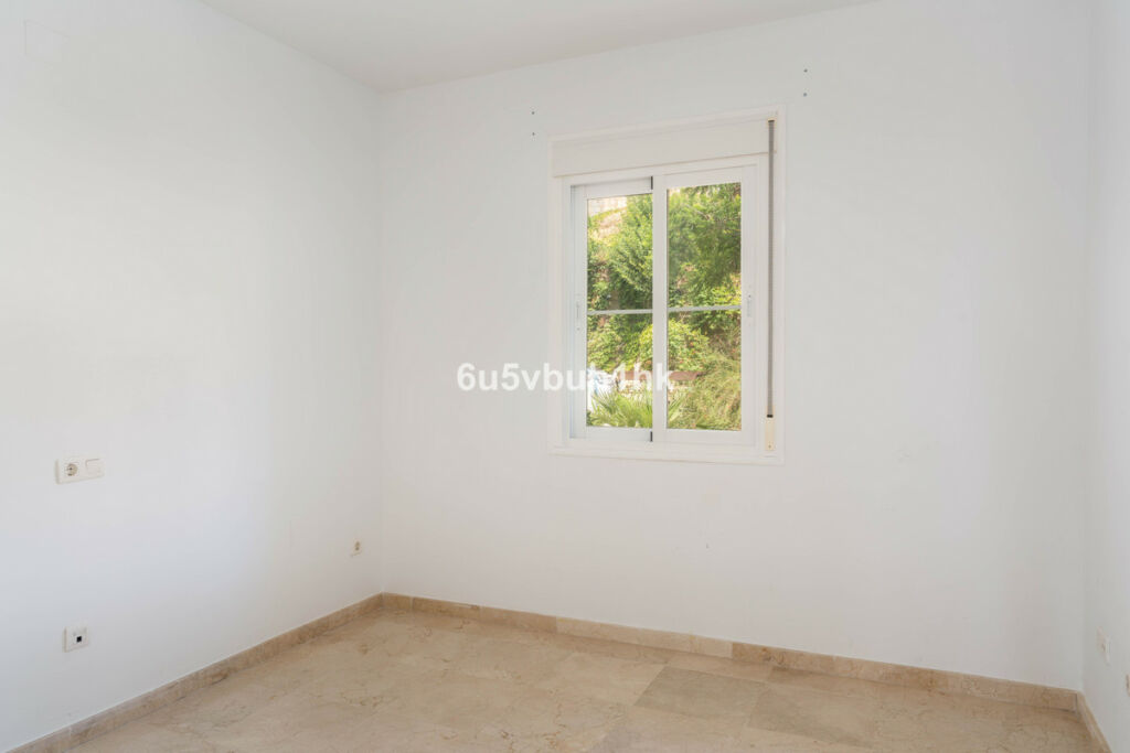 Middle Floor Apartment Istán Málaga - image 13