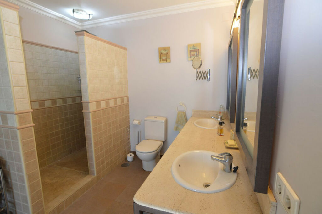 Detached Villa San Pedro de Alcántara Málaga - image 13
