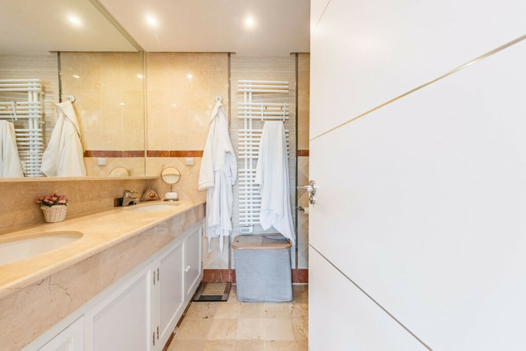 Penthouse Puerto Banús Málaga - image 13