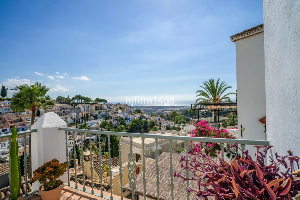 Townhouse La Heredia Málaga - image 13