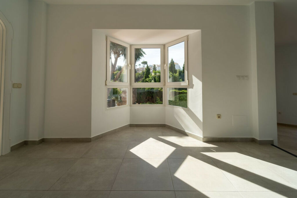 Detached Villa Riviera del Sol Málaga - image 13