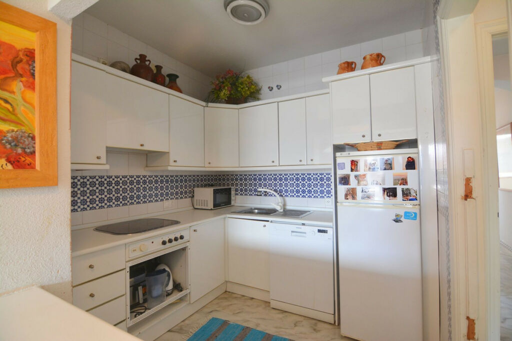 Middle Floor Apartment Fuengirola Málaga - image 13