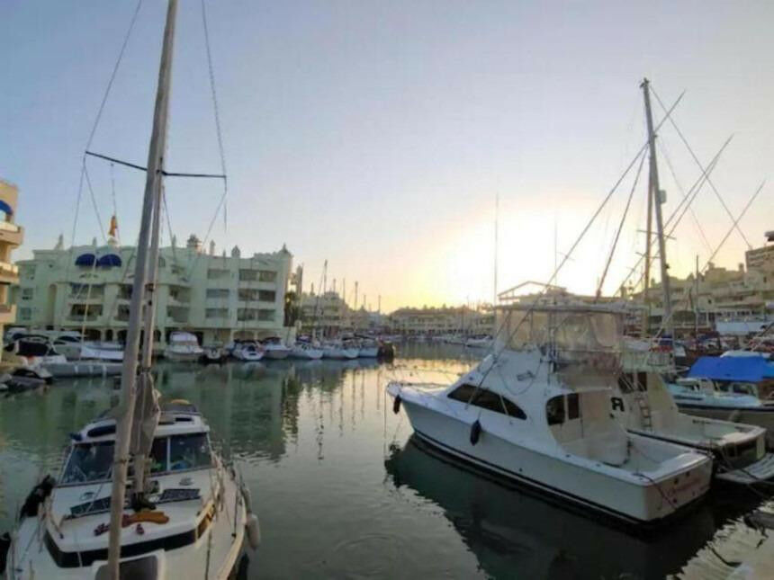 Middle Floor Apartment Benalmadena Málaga - image 13