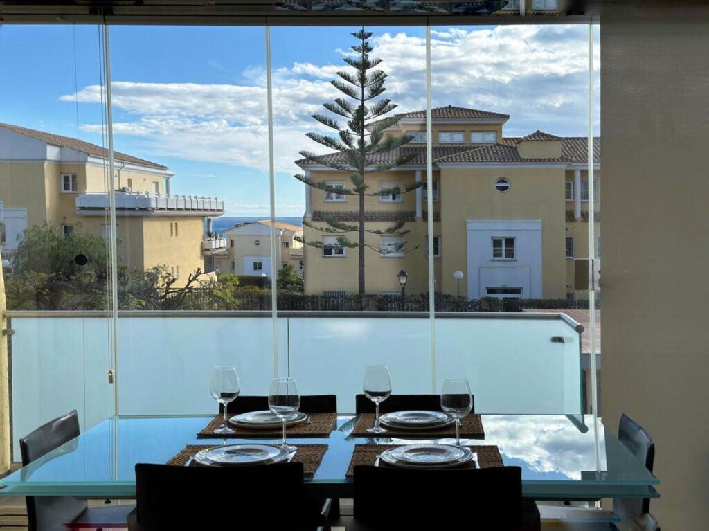 Middle Floor Apartment Cabopino Málaga - image 13