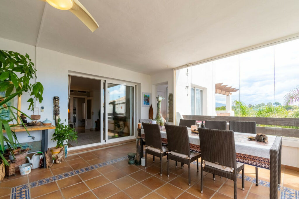 Middle Floor Apartment Estepona Málaga - image 13