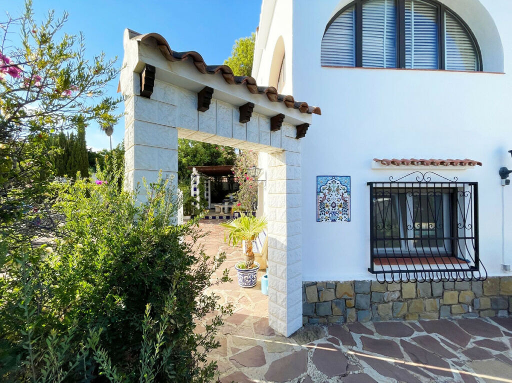 Detached Villa Calpe Alicante - image 13