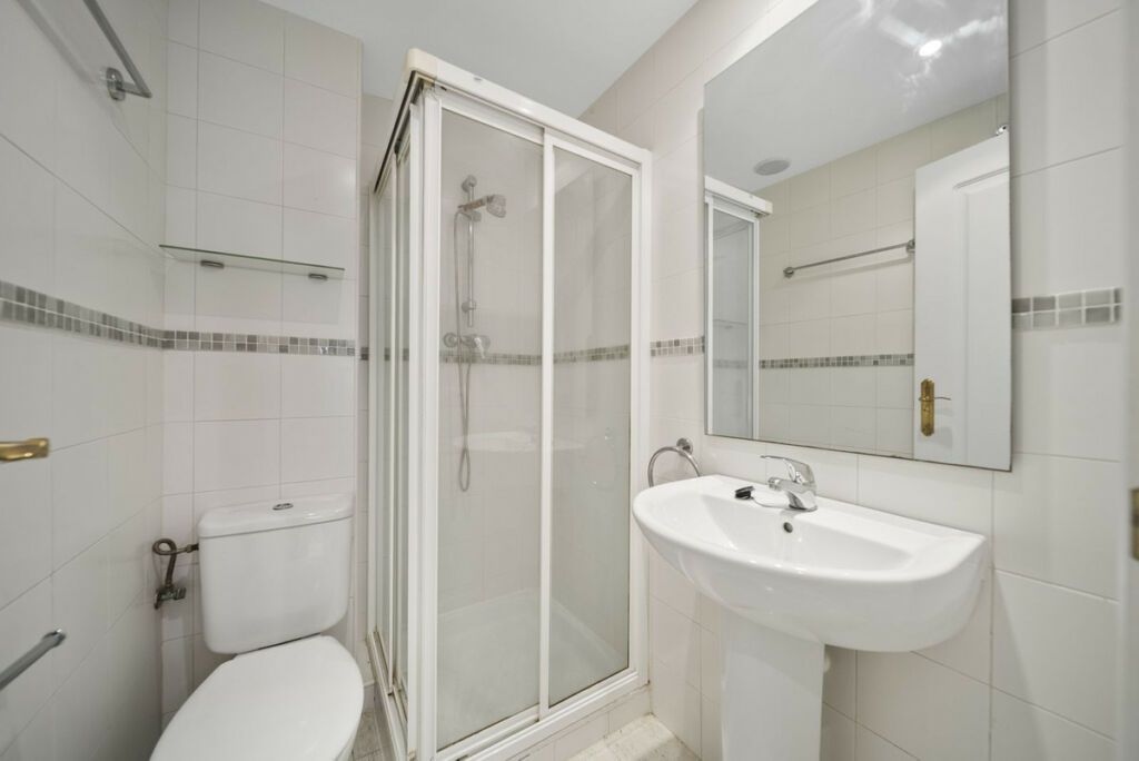 Ground Floor Apartment Benalmadena Pueblo Málaga - image 13