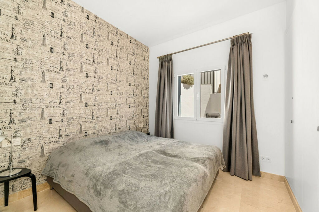 Ground Floor Apartment El Paraiso Málaga - image 13