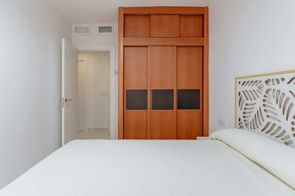 Middle Floor Apartment Fuengirola Málaga - image 13