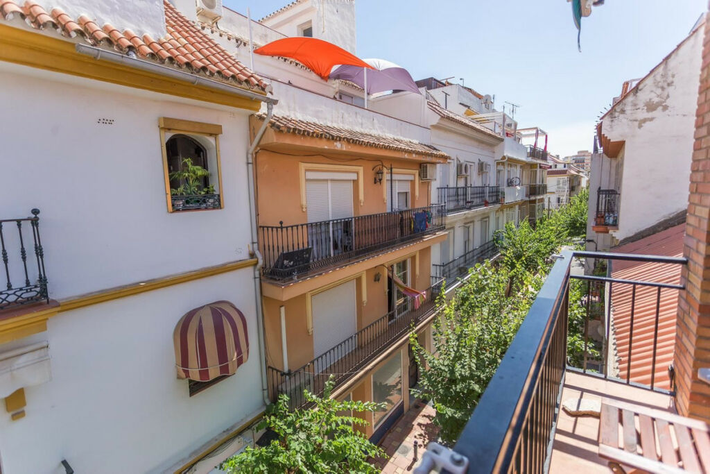 Middle Floor Apartment Fuengirola Málaga - image 13