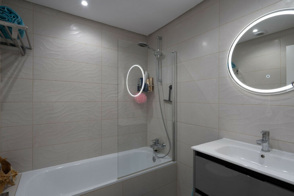 Middle Floor Apartment La Cala Málaga - image 13