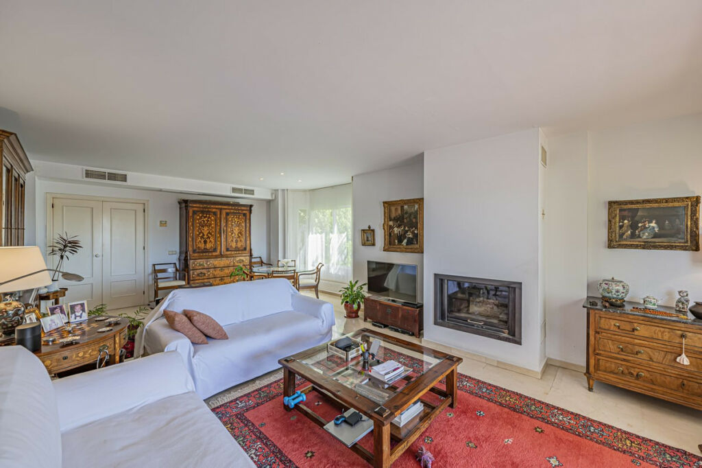 Townhouse Nueva Andalucía Málaga - image 13