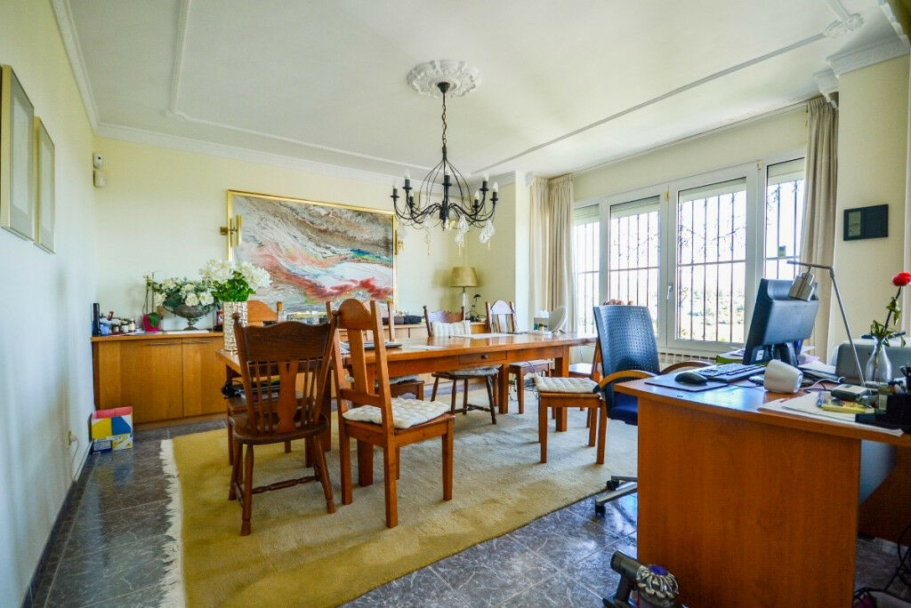 Detached Villa Estepona Málaga - image 13