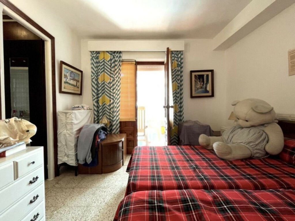 Middle Floor Apartment Estepona Málaga - image 13