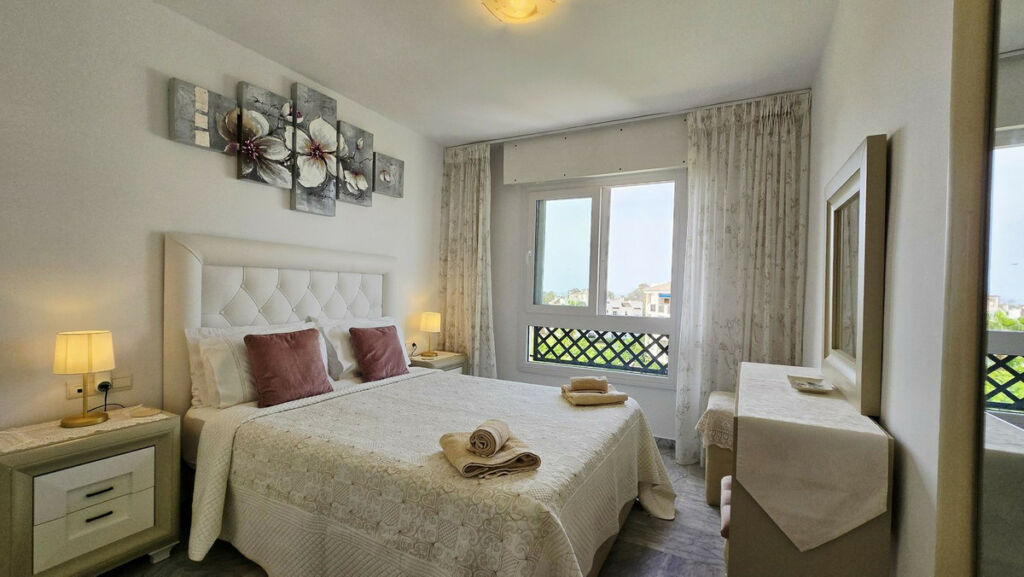 Middle Floor Apartment Nueva Andalucía Málaga - image 13